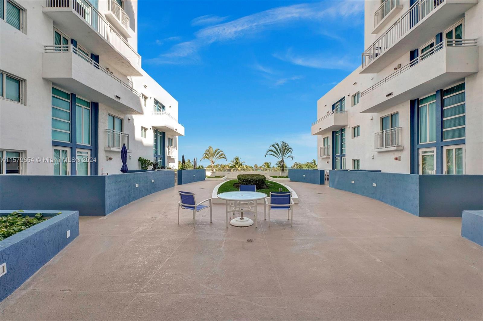 7600 E Collins Ave # 910