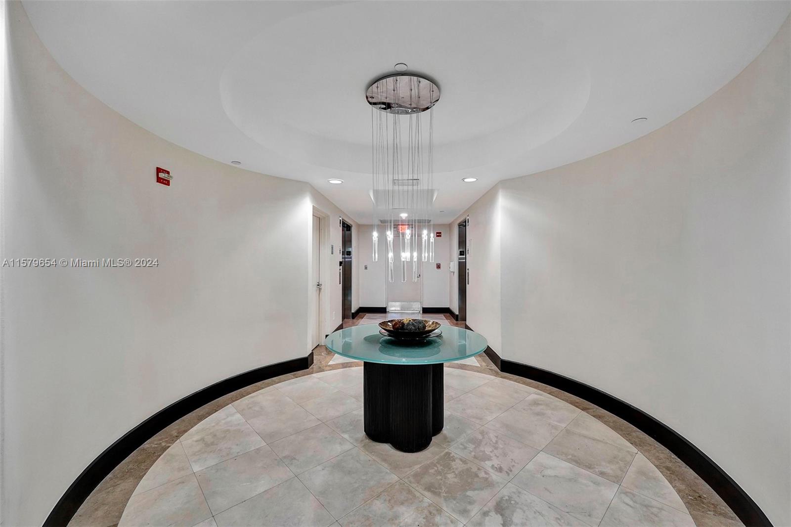 7600 E Collins Ave # 910