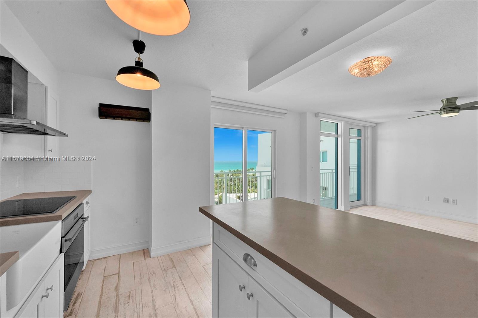 7600 E Collins Ave # 910