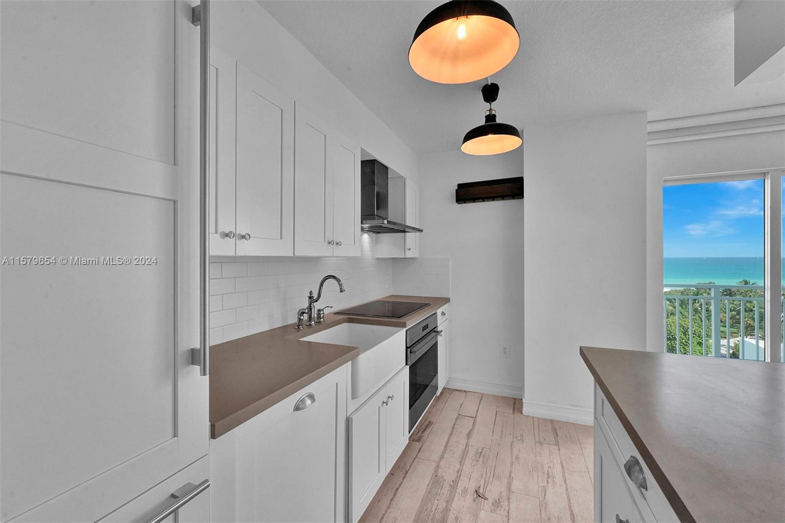 7600 E Collins Ave # 910