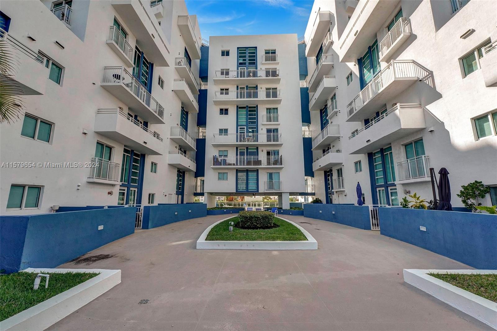 7600 E Collins Ave # 910