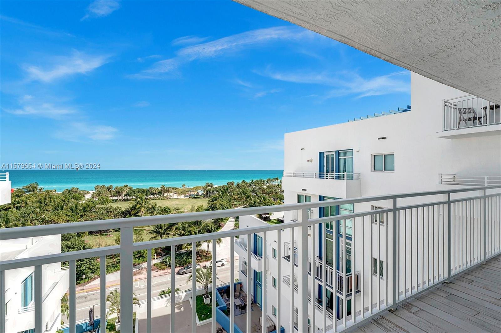 7600 E Collins Ave # 910