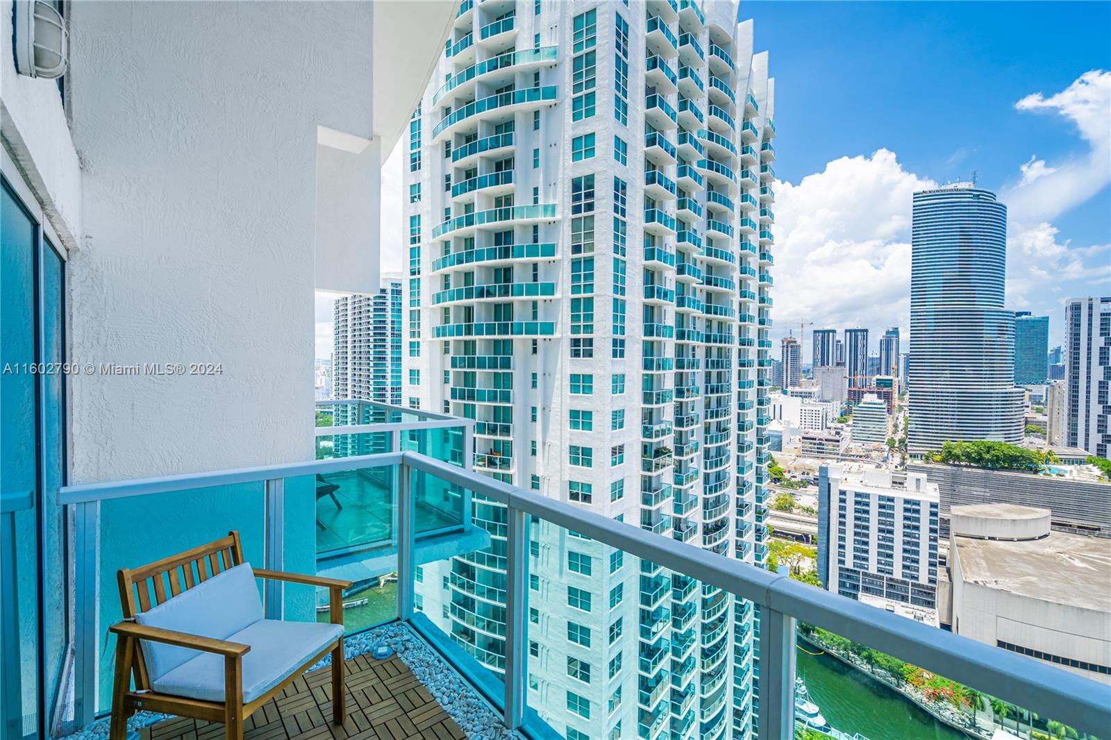 41 SE 5th St # 1703