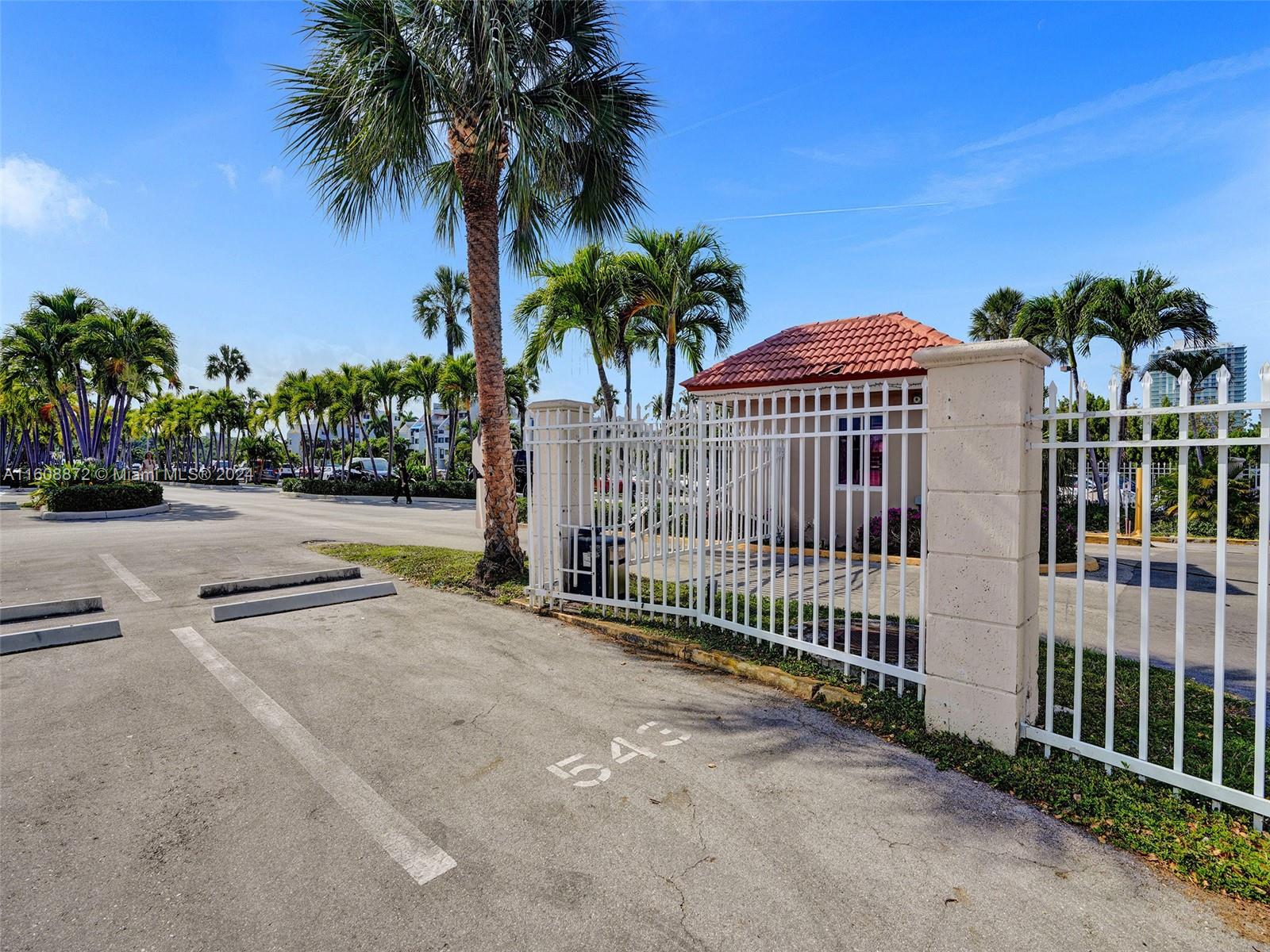 400 Kings Point Dr # 314