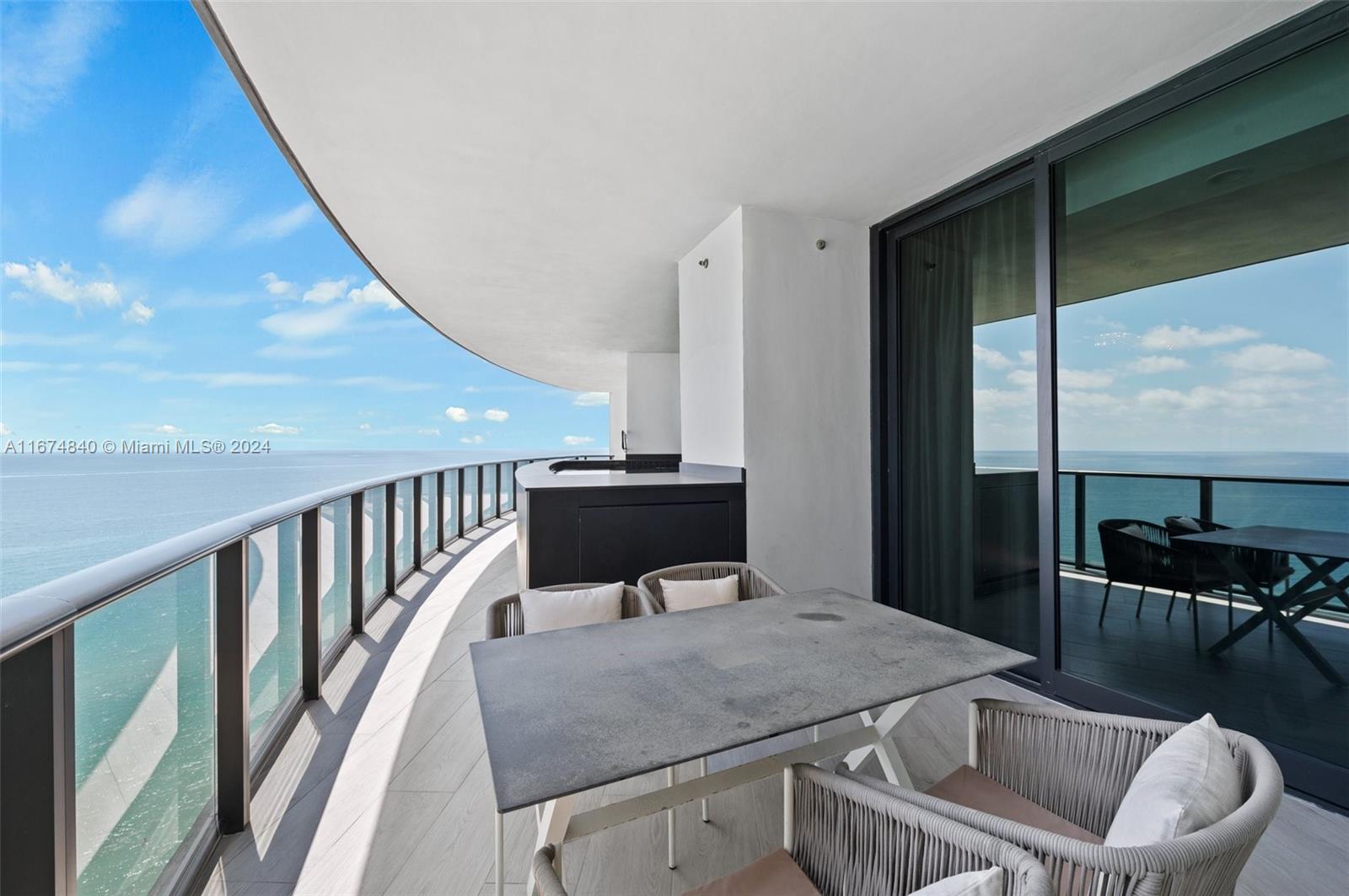 18555 Collins Ave # 2105