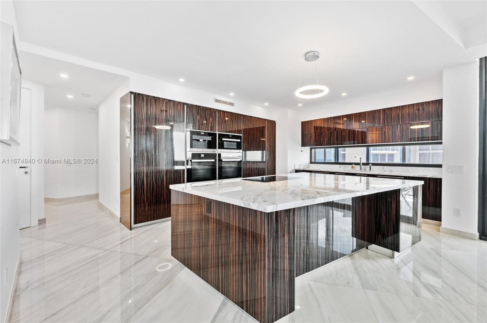 18555 Collins Ave # 2105