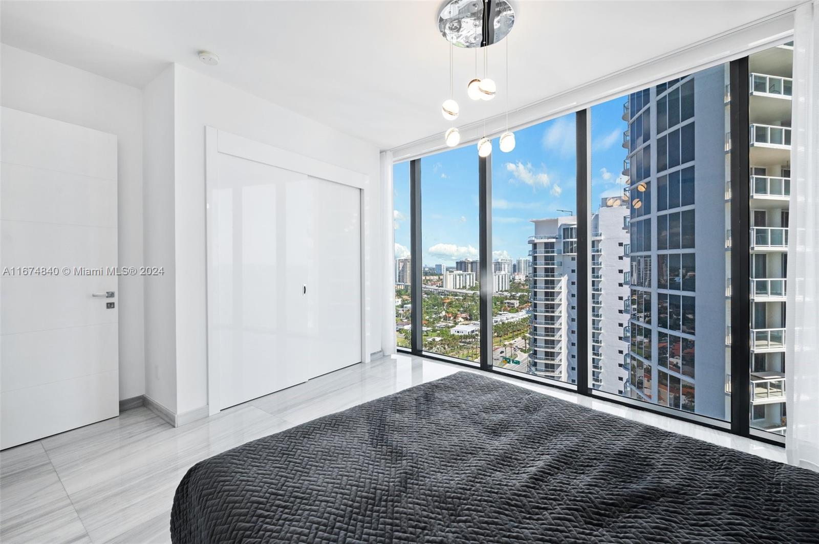 18555 Collins Ave # 2105