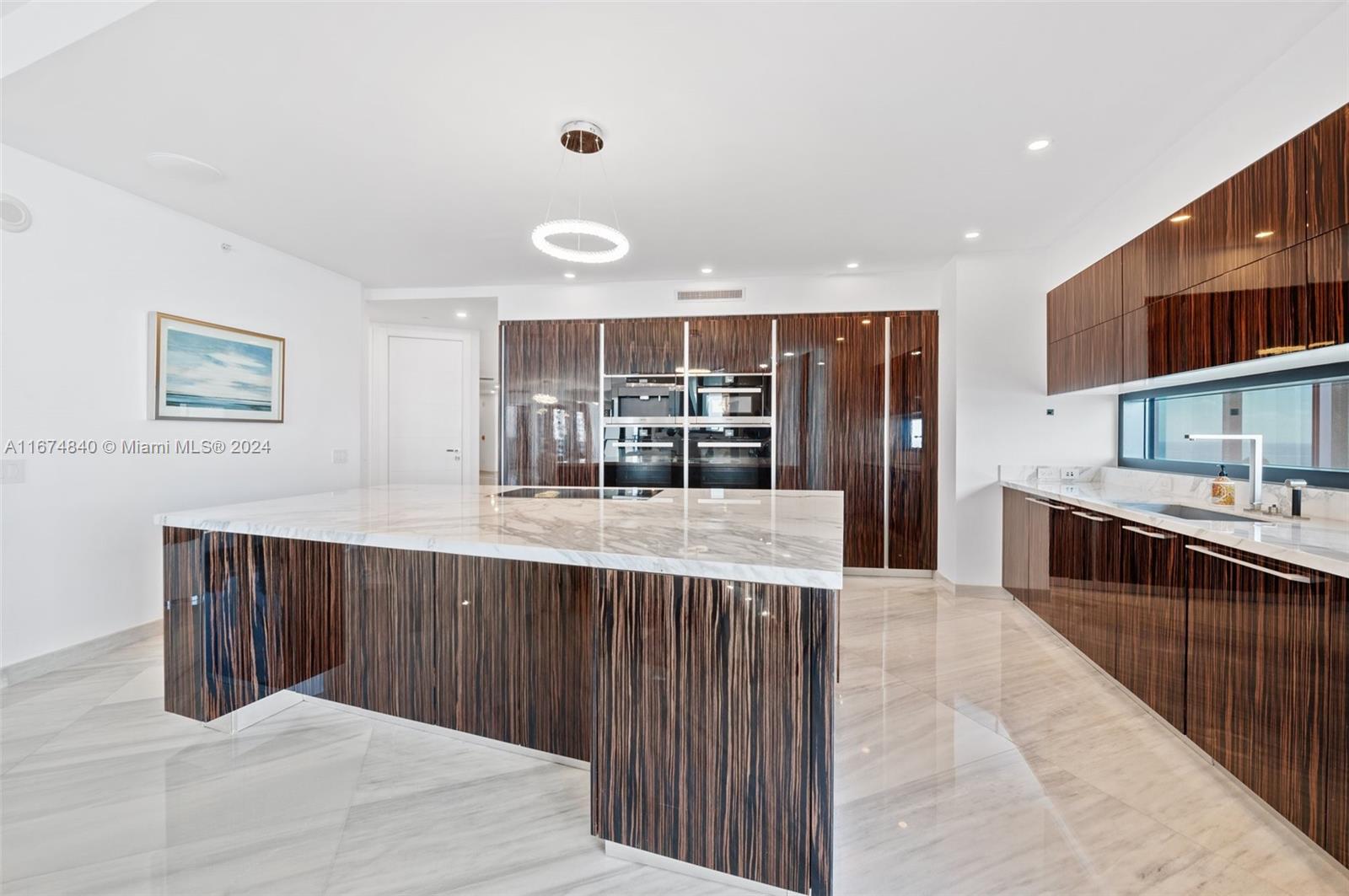 18555 Collins Ave # 2105