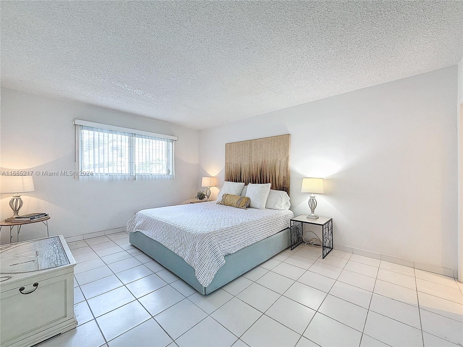 10081 W Bay Harbor Dr # 1