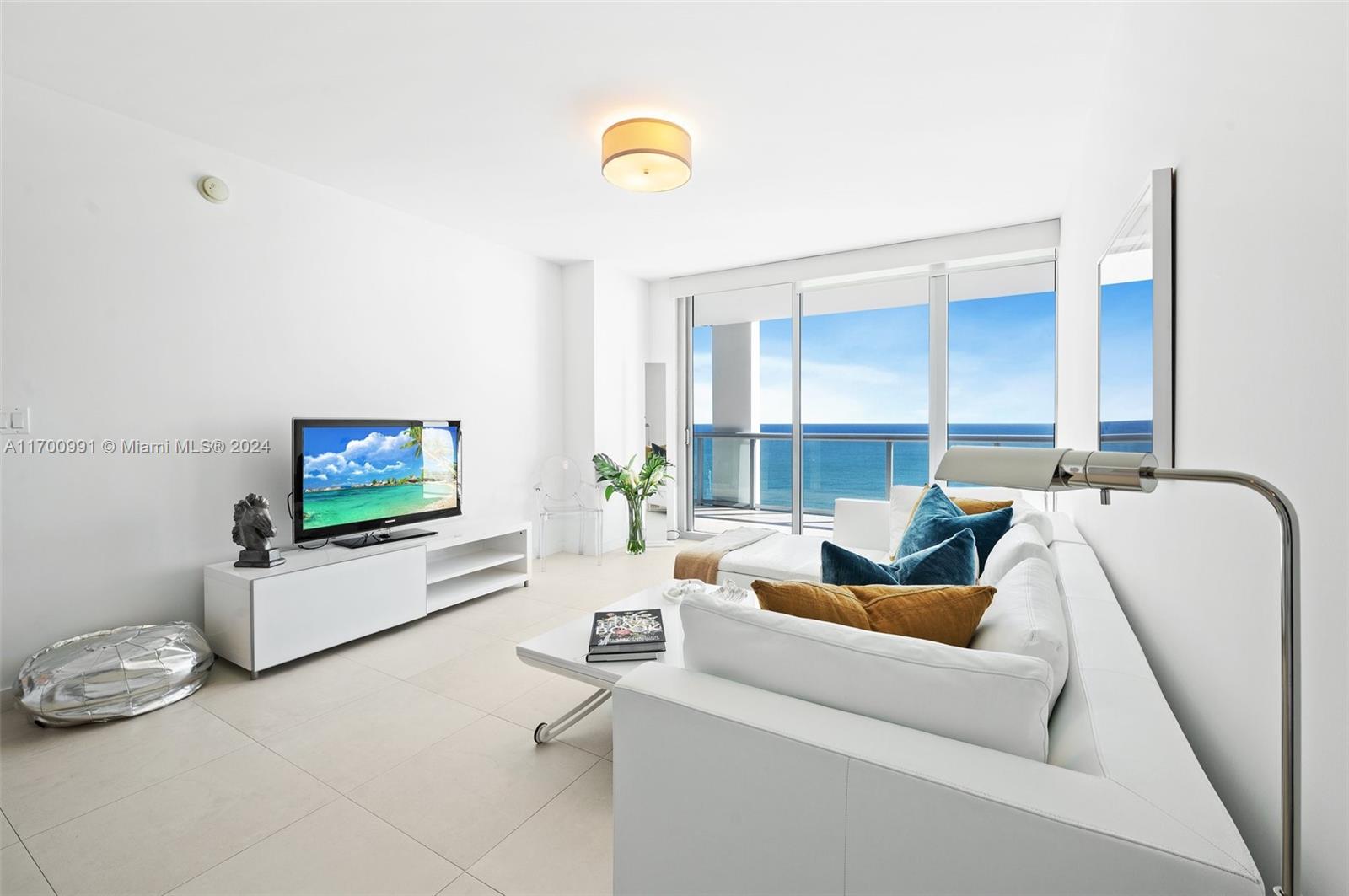 6799 Collins Ave Unit: CPH04