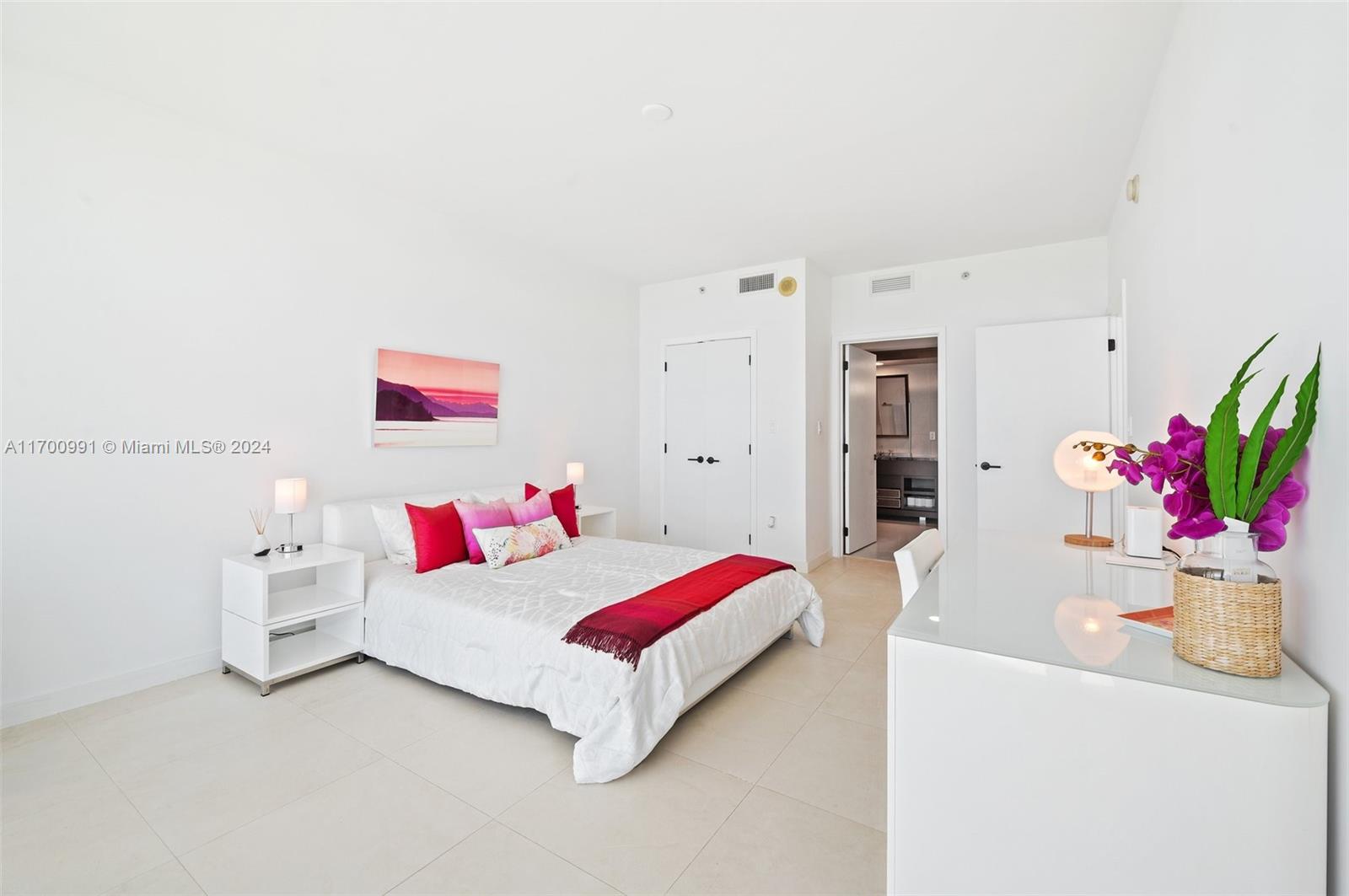 6799 Collins Ave Unit: CPH04