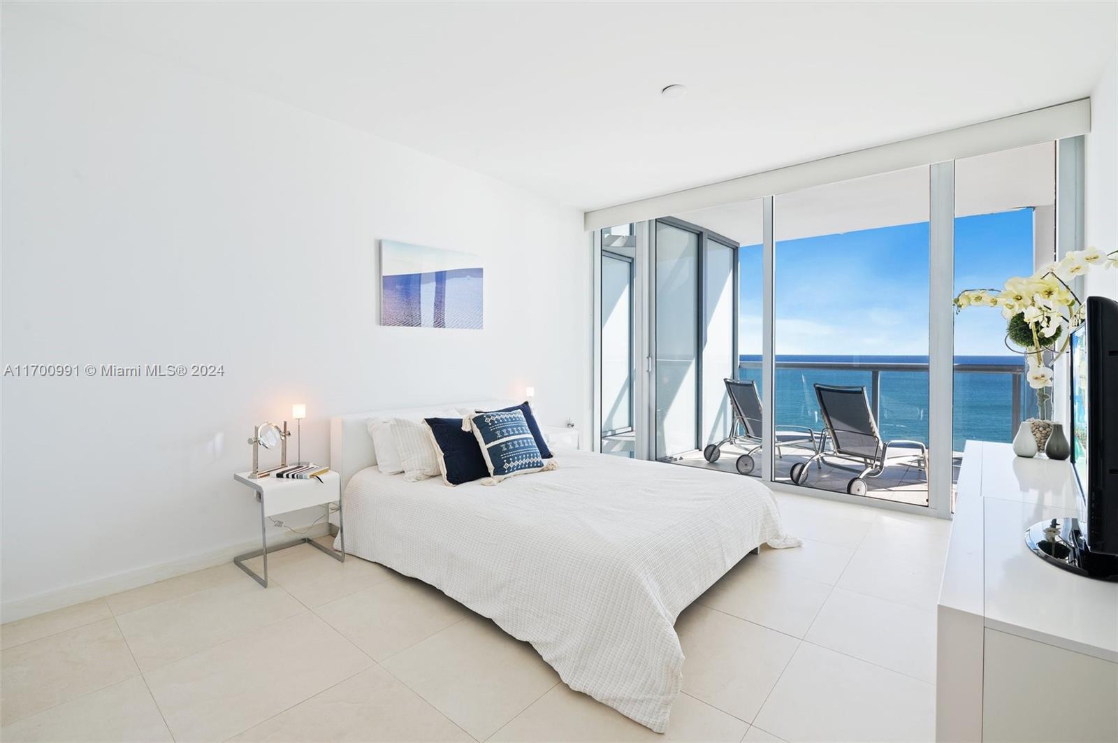 6799 Collins Ave Unit: CPH04