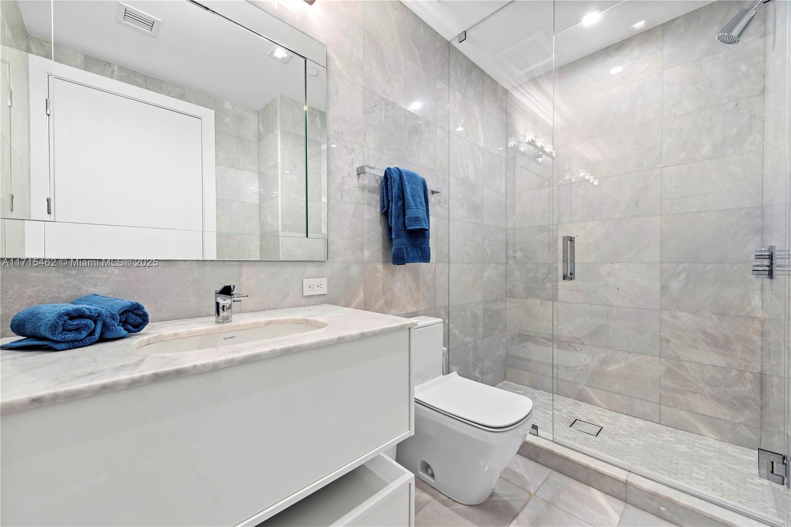 18501 Collins Ave # 3503