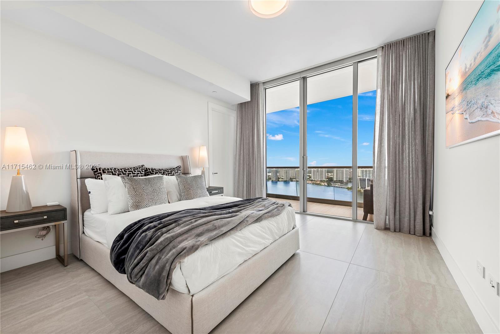18501 Collins Ave # 3503