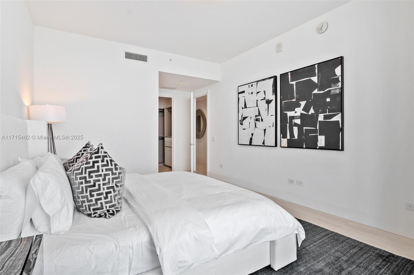 18501 Collins Ave # 3503