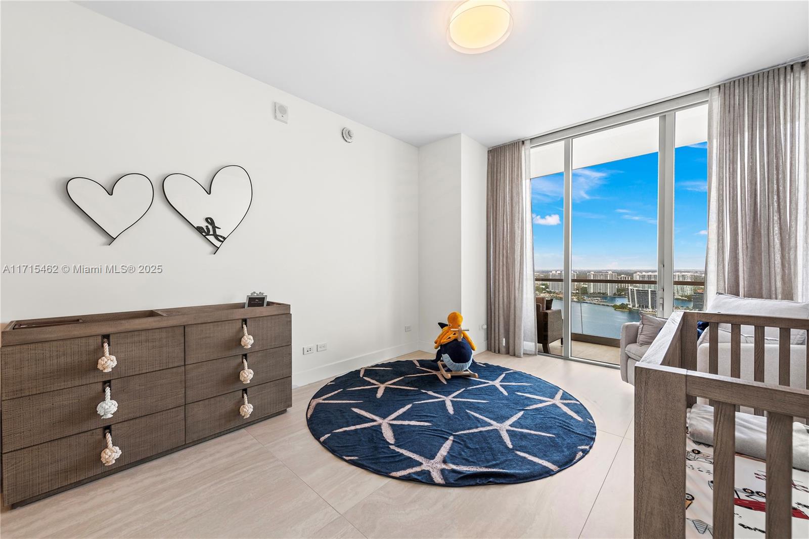 18501 Collins Ave # 3503