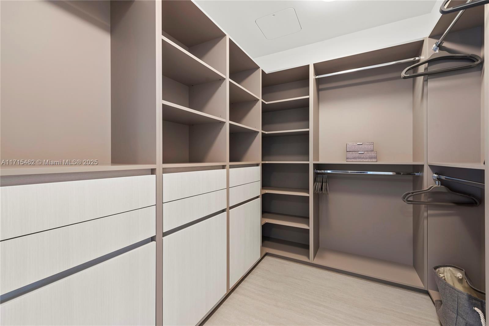 18501 Collins Ave # 3503