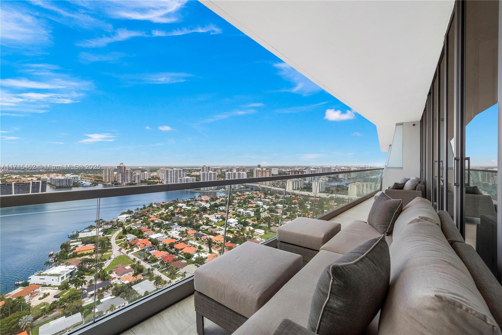 18501 Collins Ave # 3503