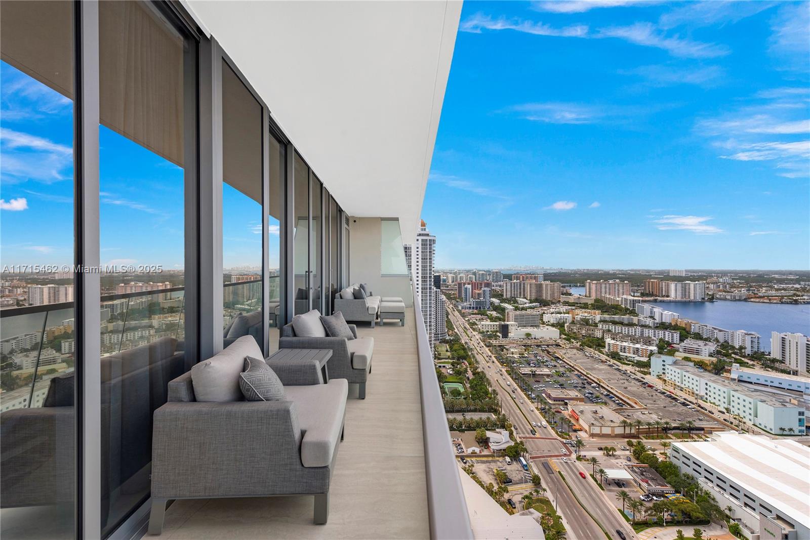 18501 Collins Ave # 3503