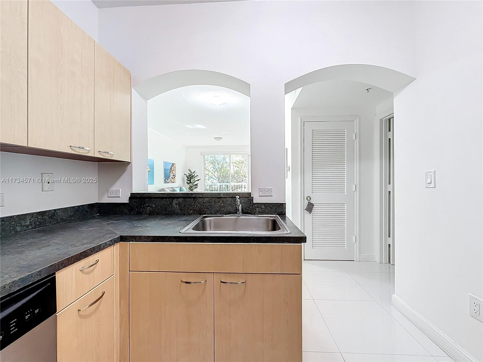9172 Collins Ave # 414