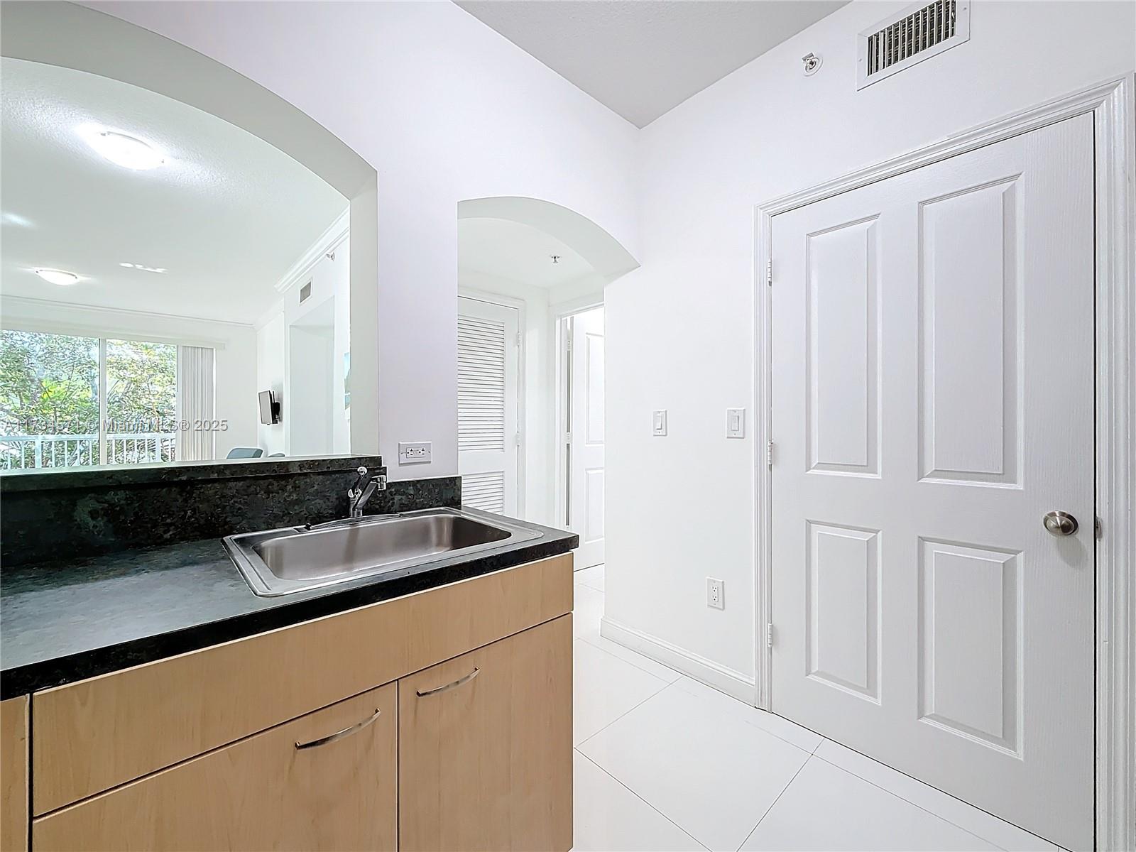 9172 Collins Ave # 414