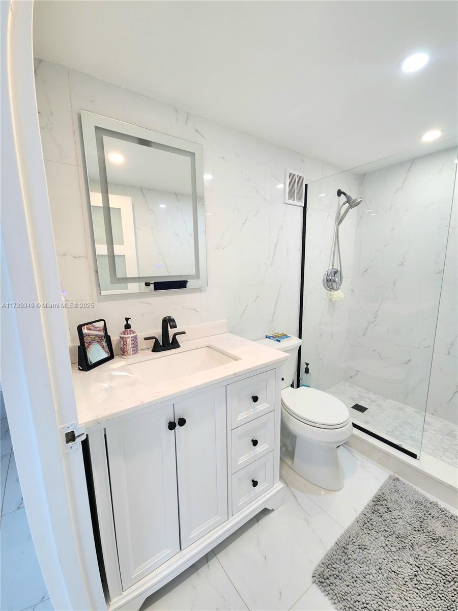 3725 S Ocean Dr # 1410