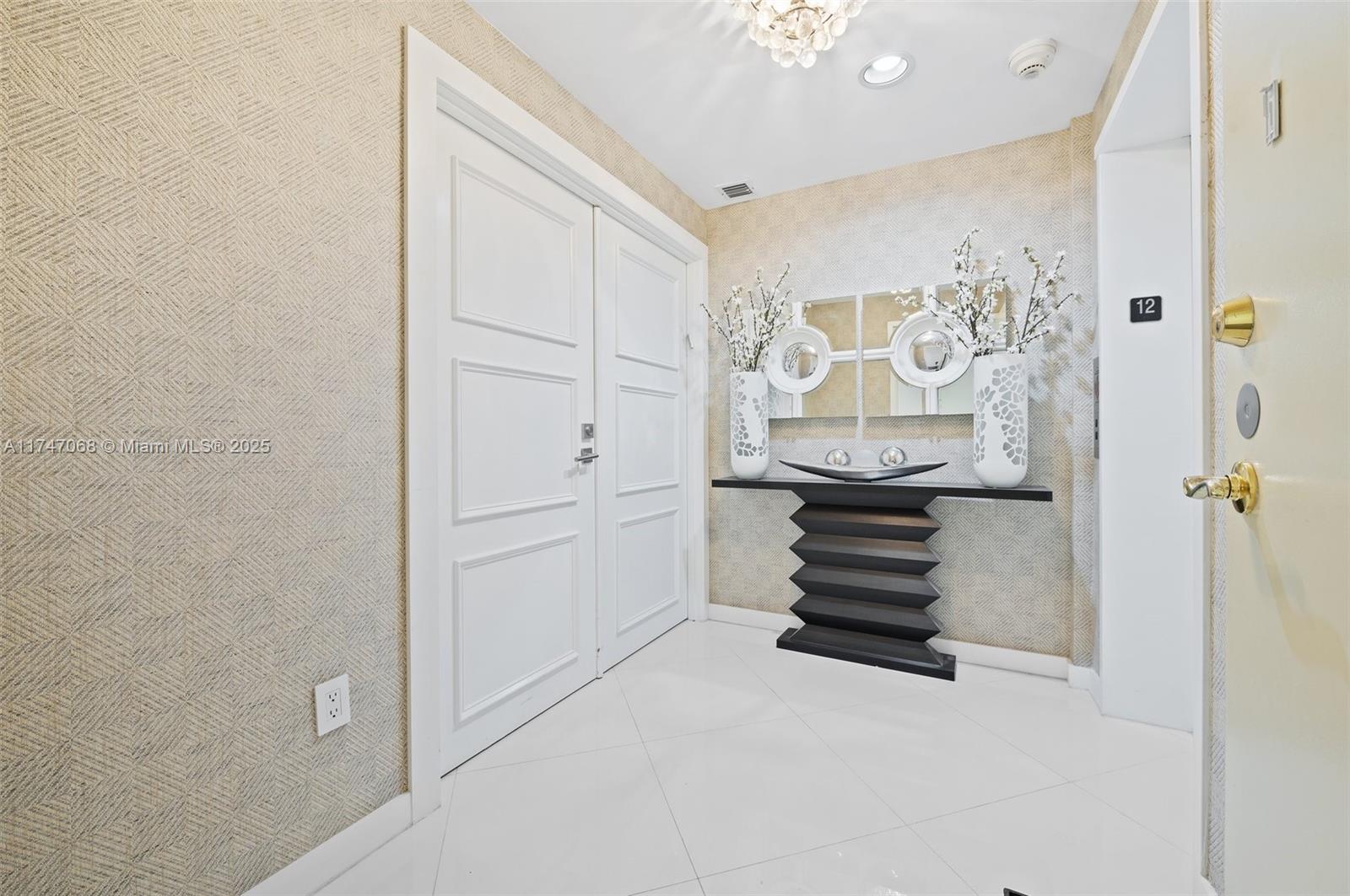 9601 Collins Ave # 1208