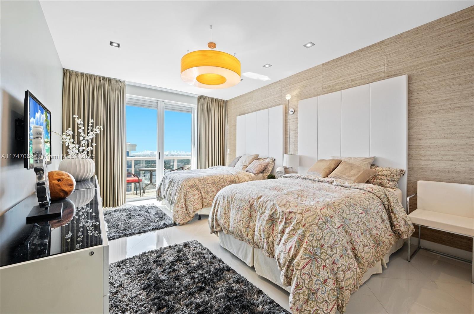 9601 Collins Ave # 1208
