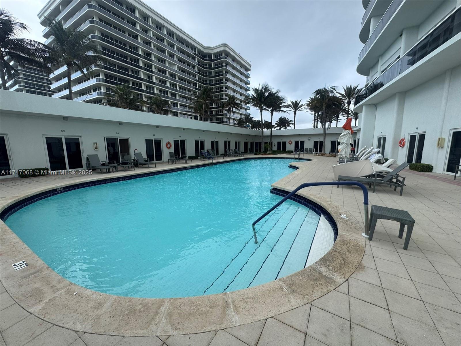 9601 Collins Ave # 1208