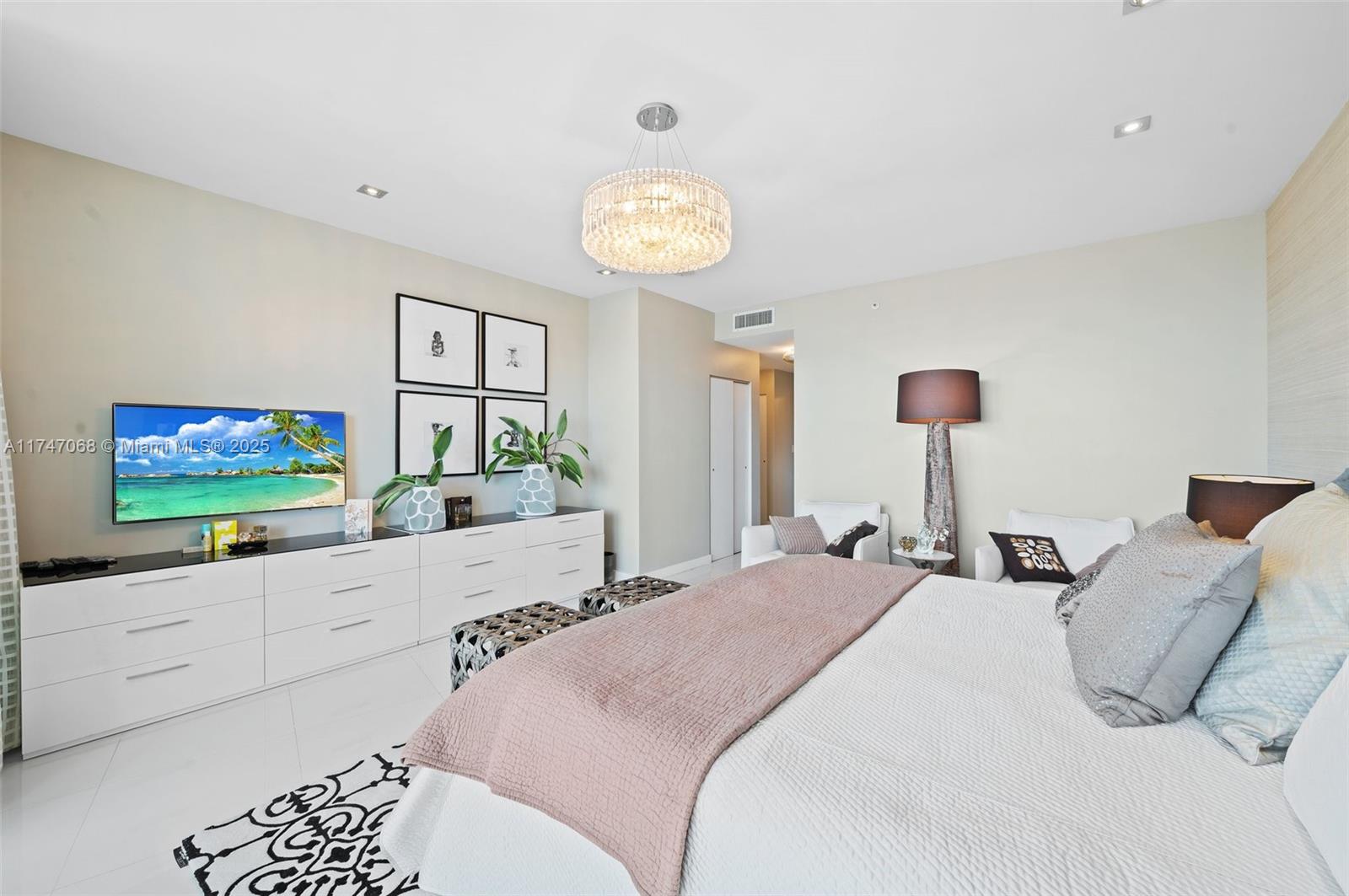 9601 Collins Ave # 1208