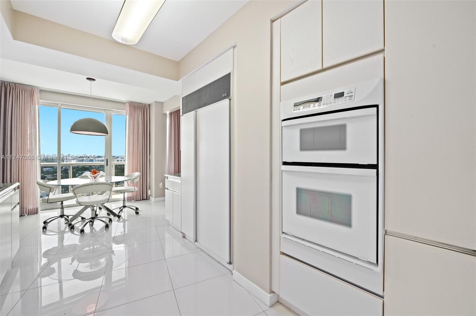 9601 Collins Ave # 1208
