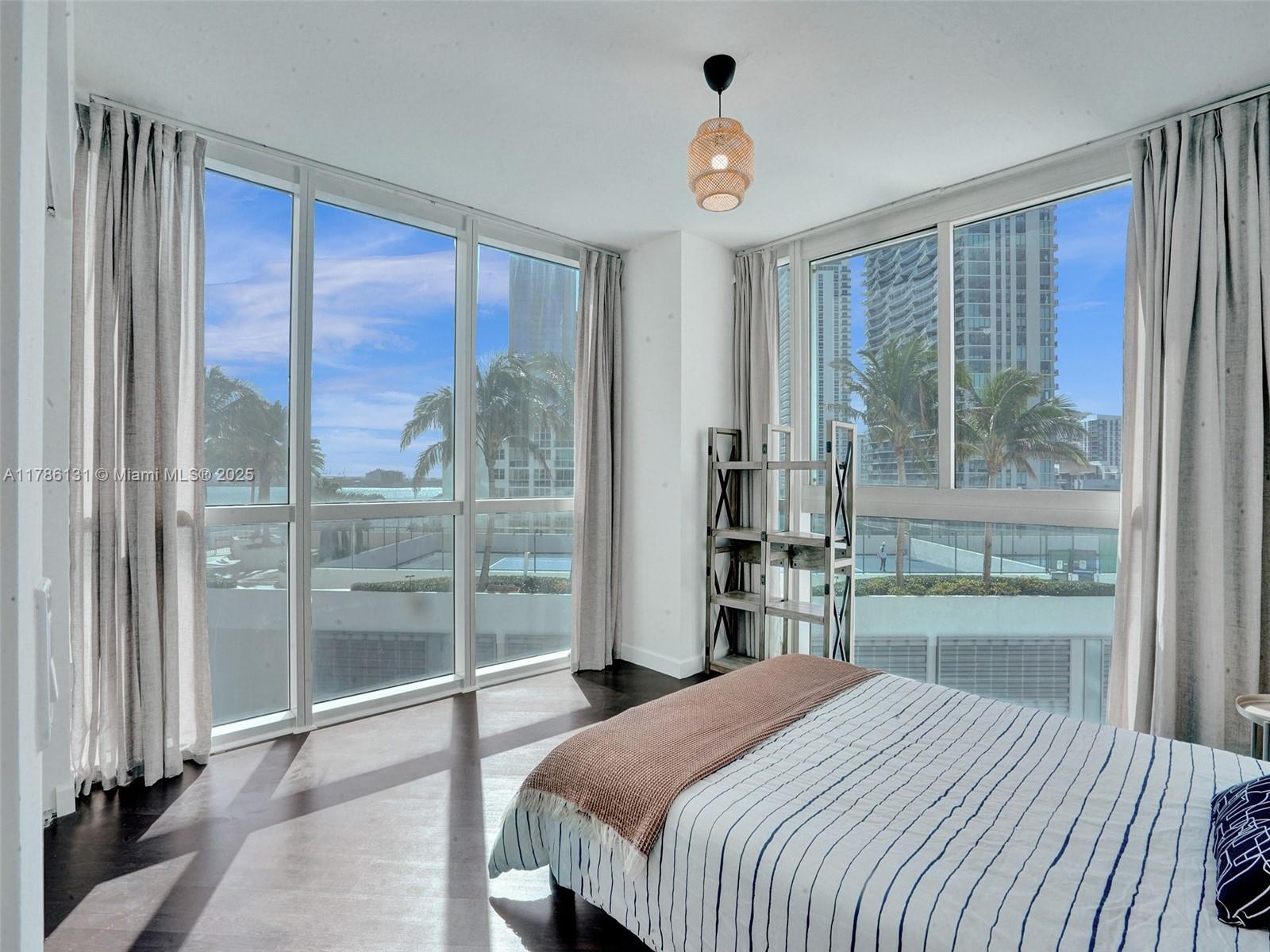 480 NE 30th St # 901