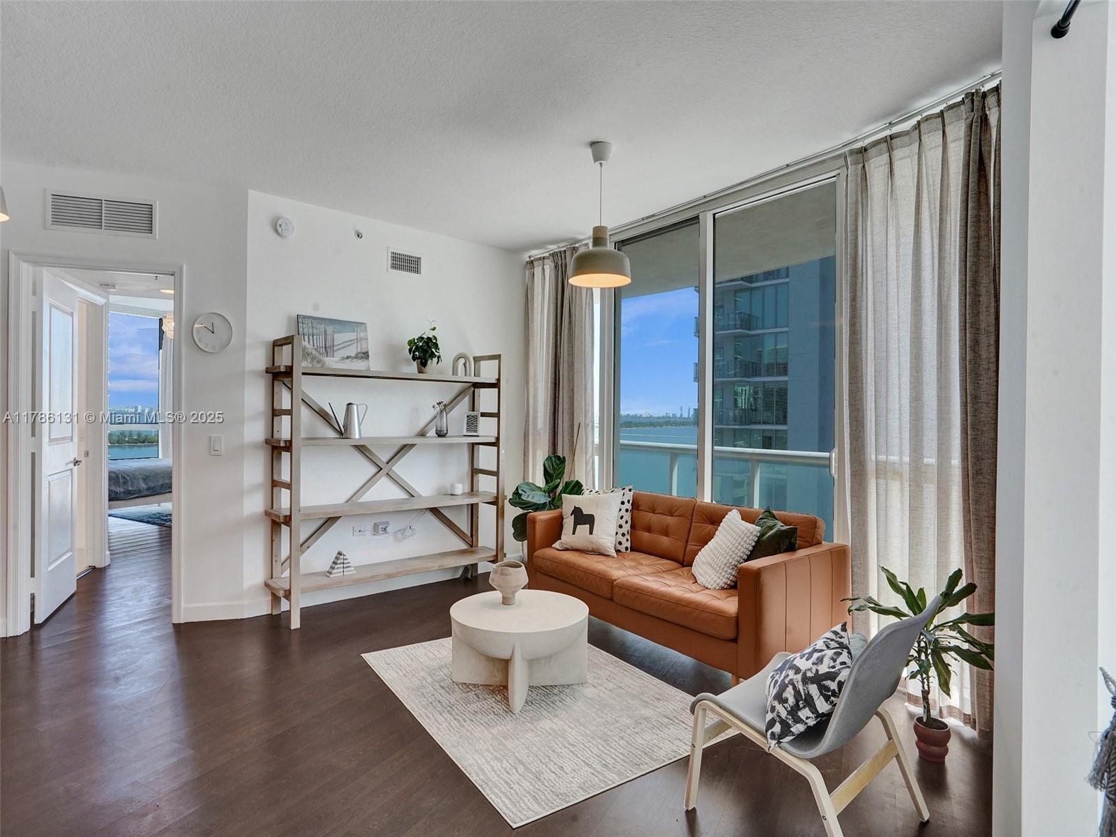 480 NE 30th St # 901