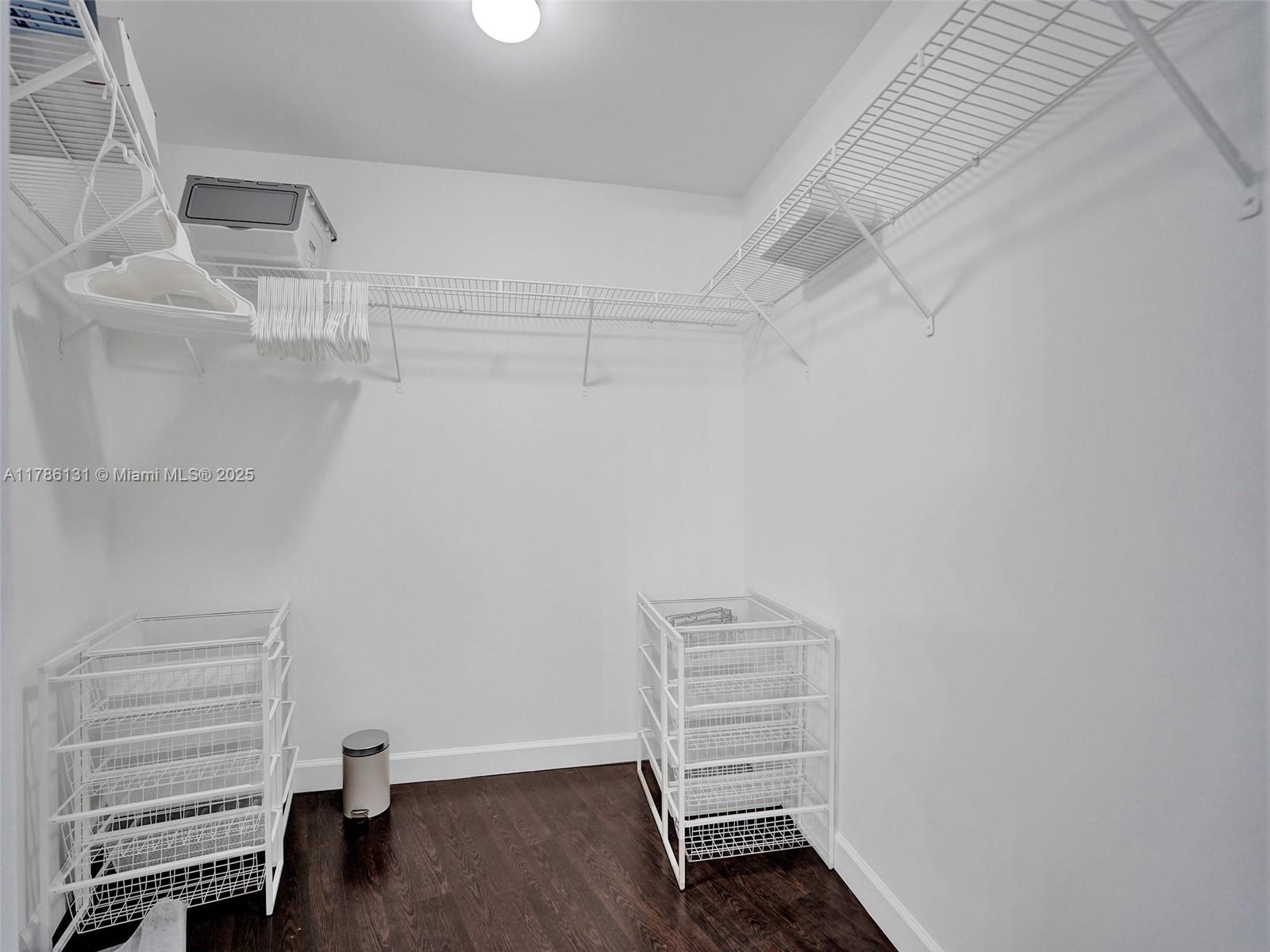 480 NE 30th St # 901