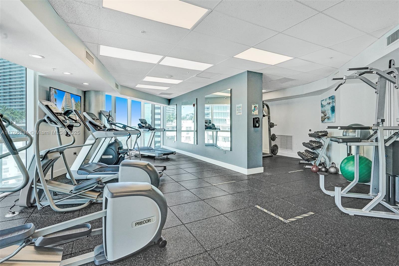 480 NE 30th St # 901