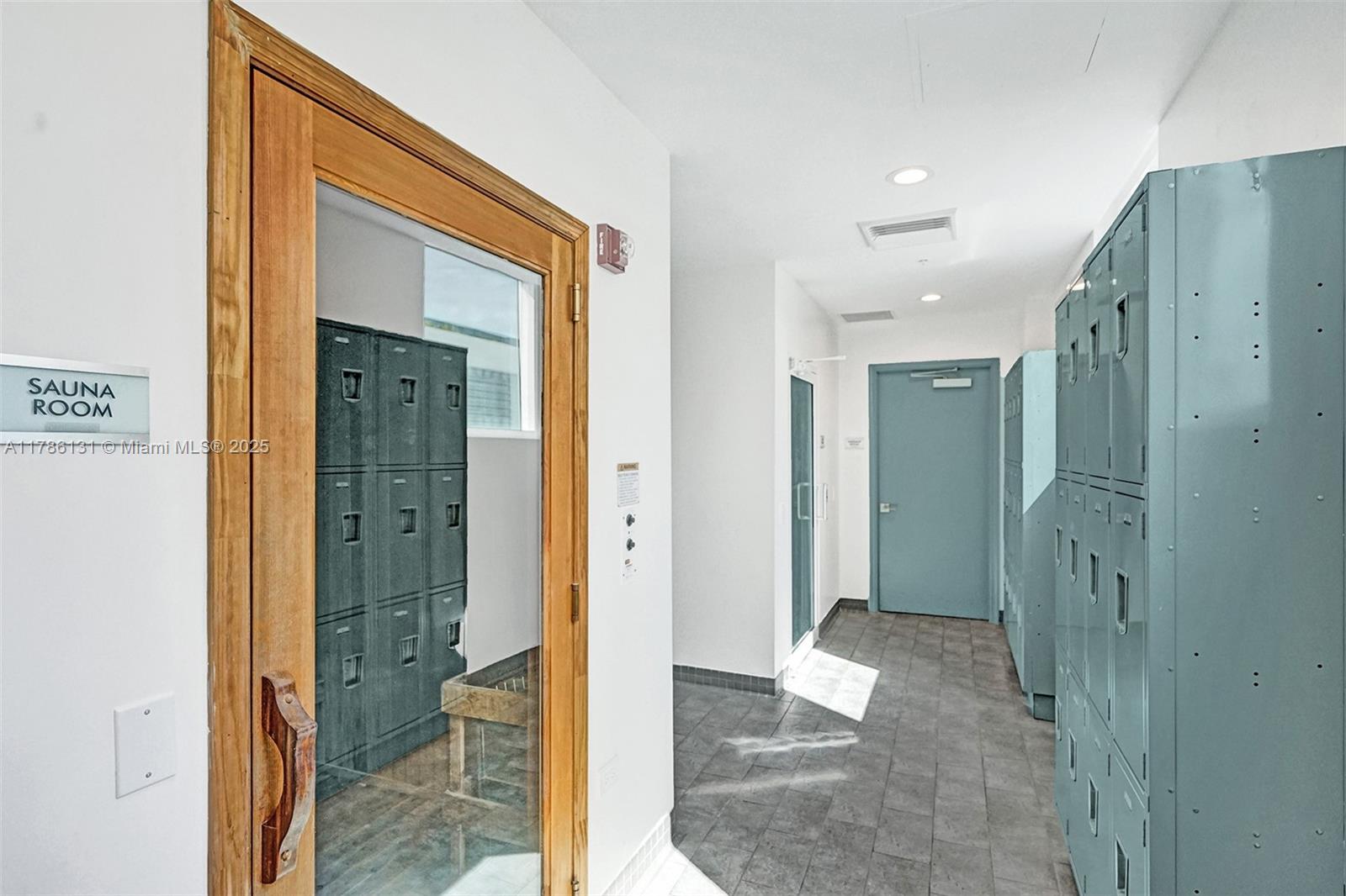 480 NE 30th St # 901