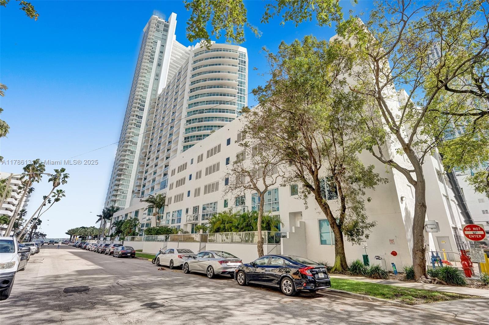 480 NE 30th St # 901