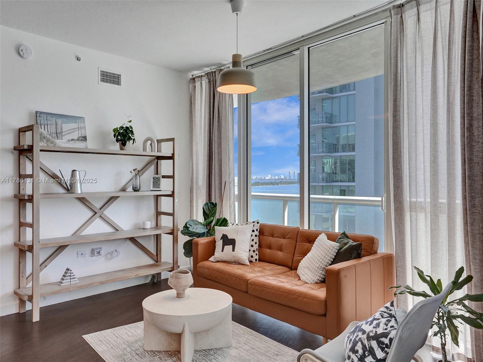 480 NE 30th St # 901