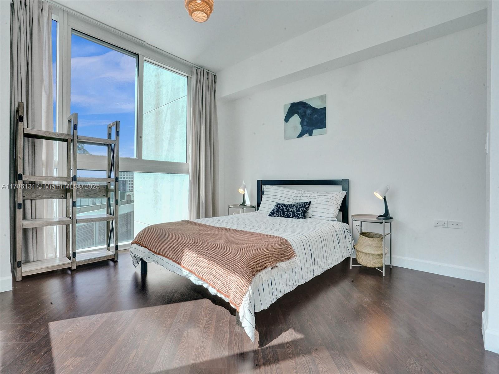 480 NE 30th St # 901