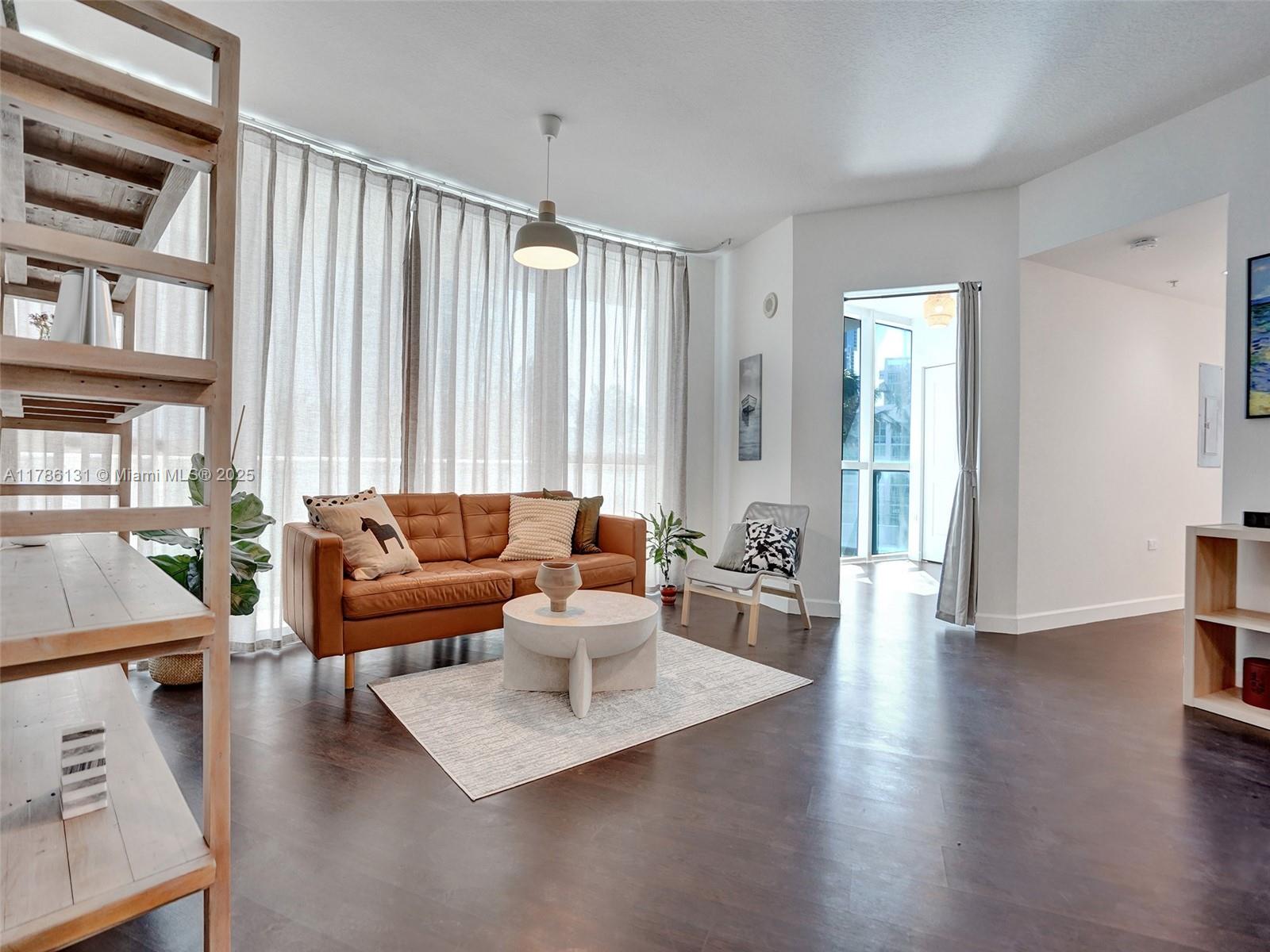 480 NE 30th St # 901