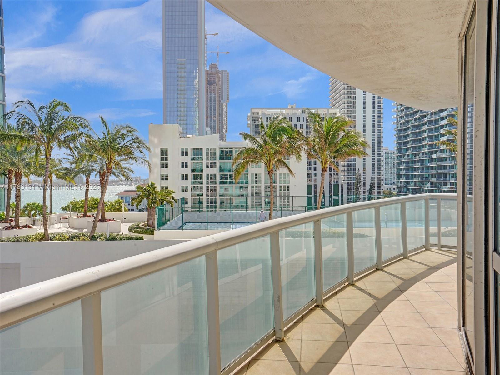 480 NE 30th St # 901