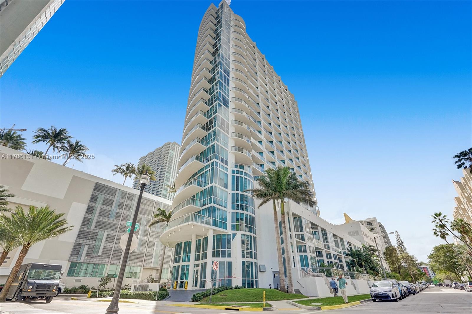 480 NE 30th St # 901