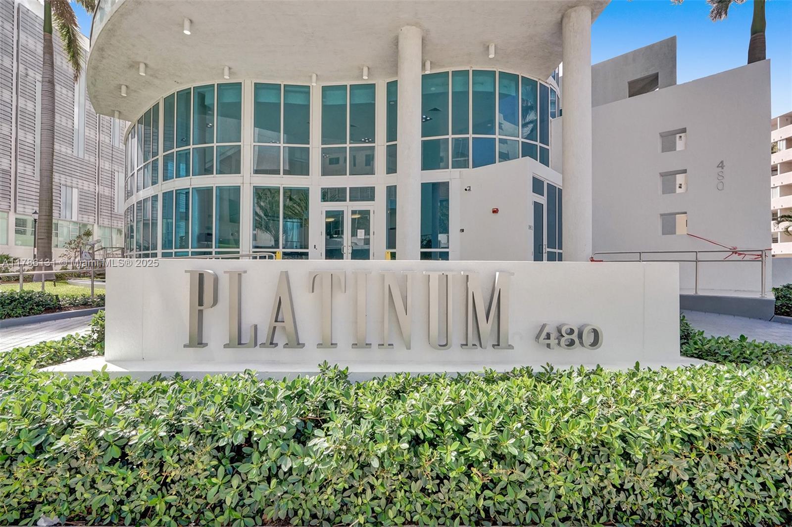 480 NE 30th St # 901