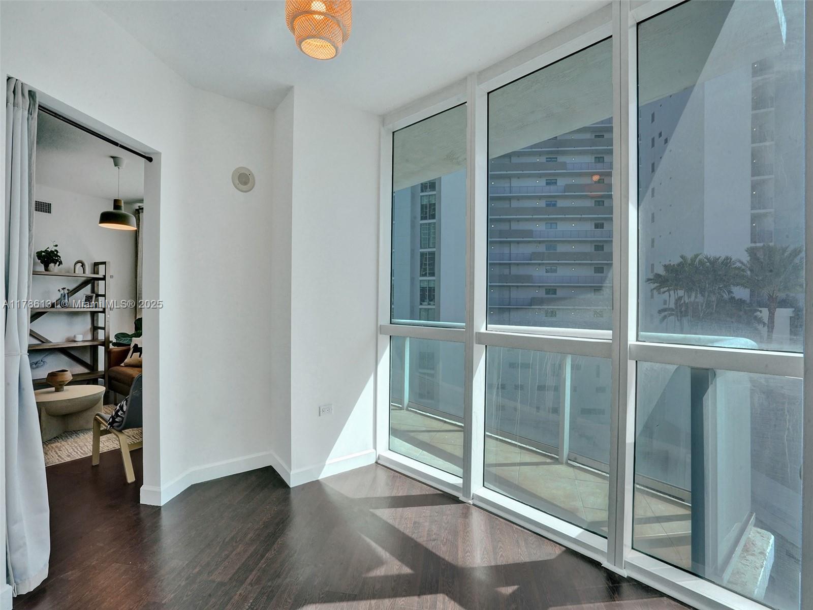 480 NE 30th St # 901