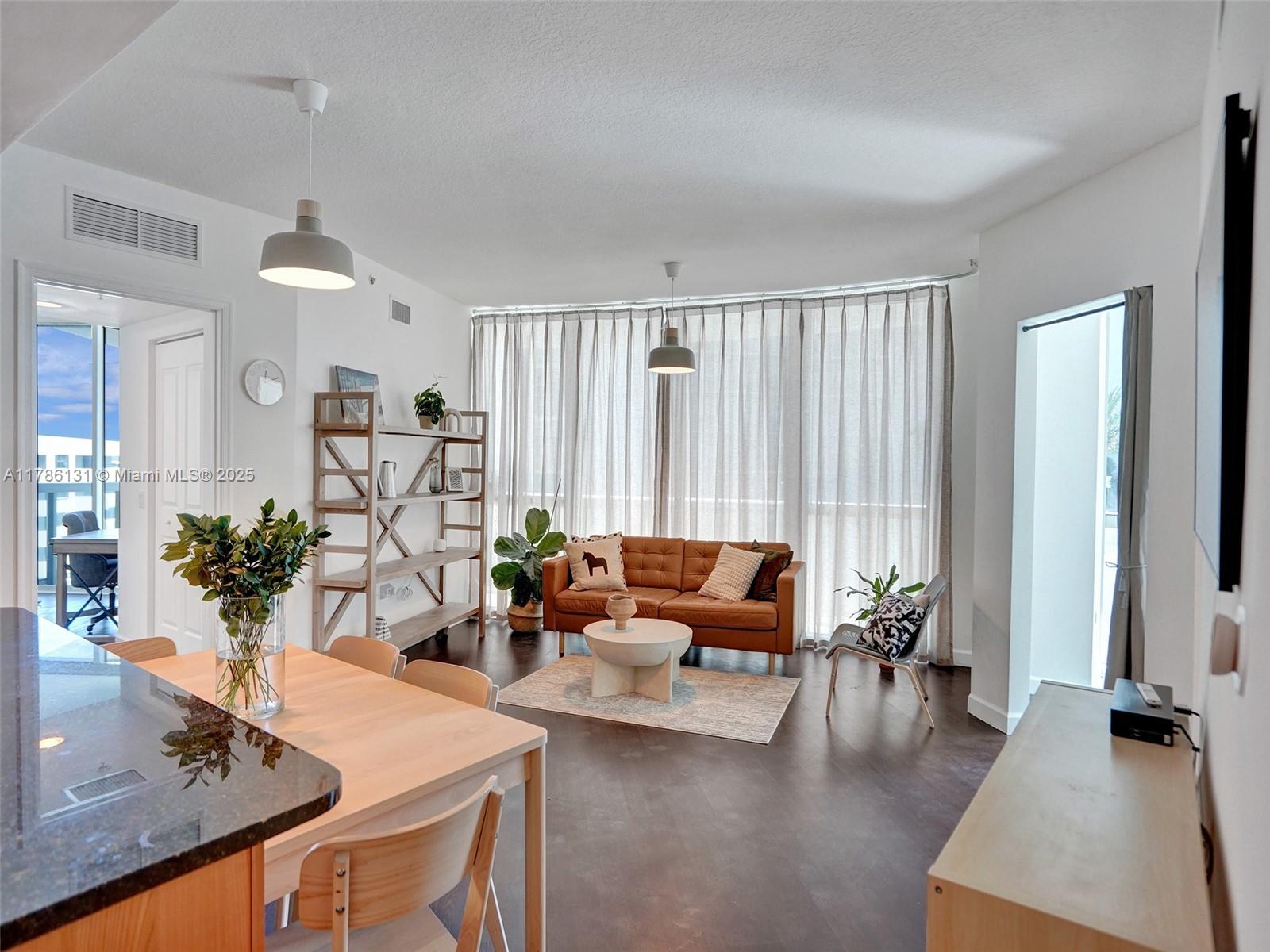 480 NE 30th St # 901