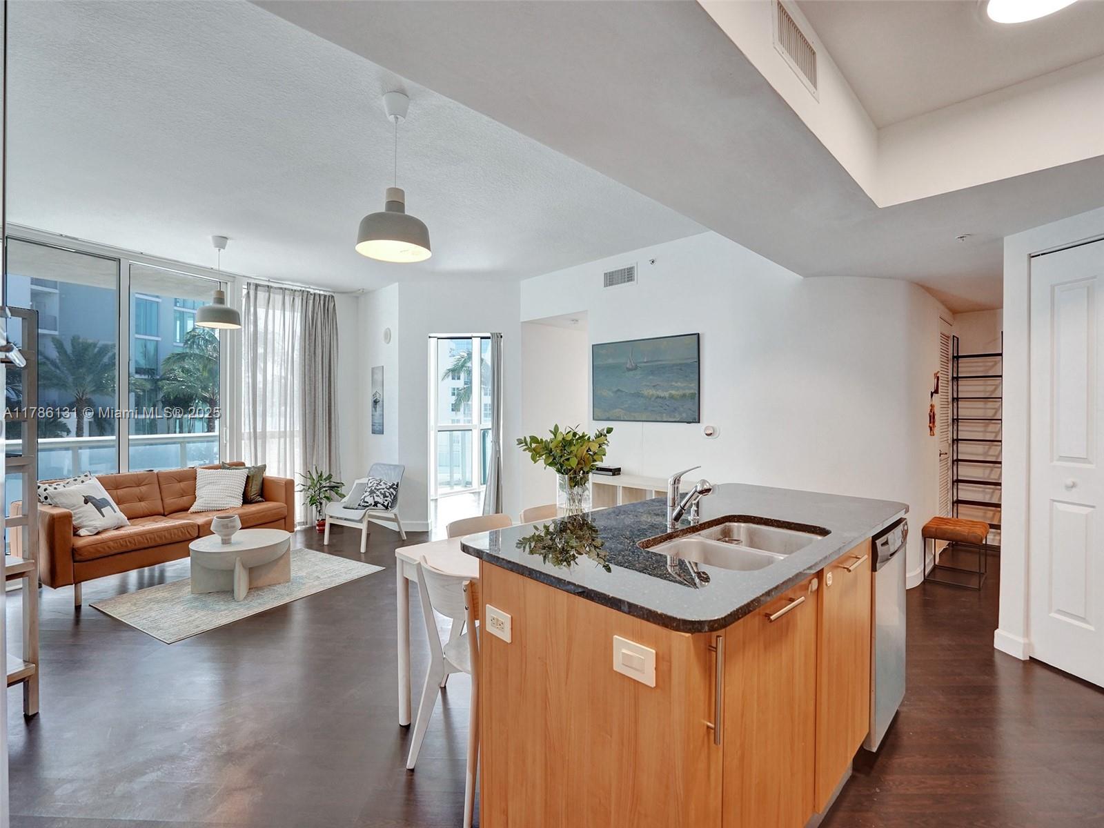 480 NE 30th St # 901