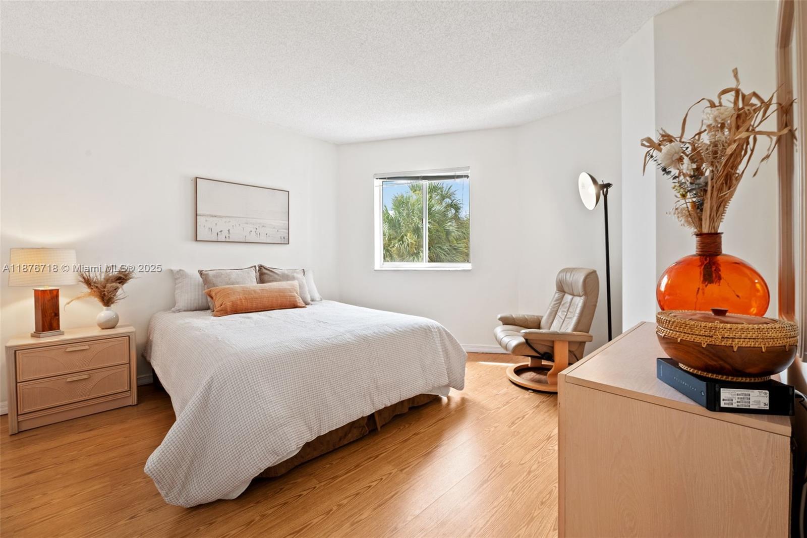 18260 N Bay Rd # 320