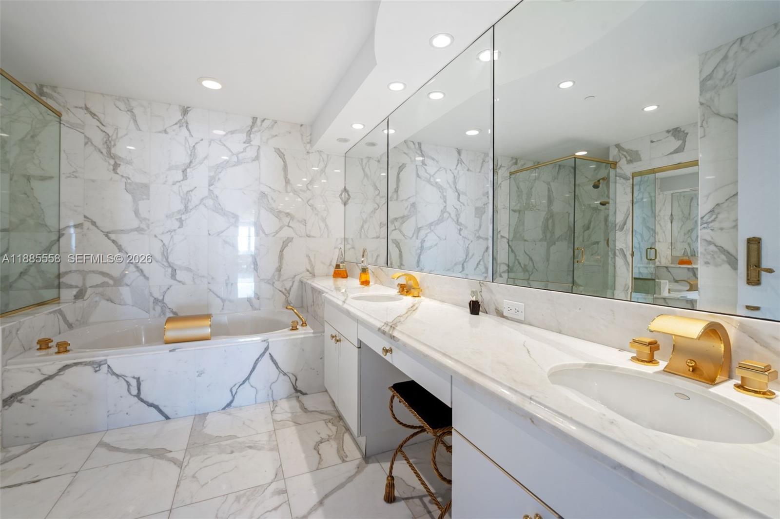 9601 Collins Ave # 1206