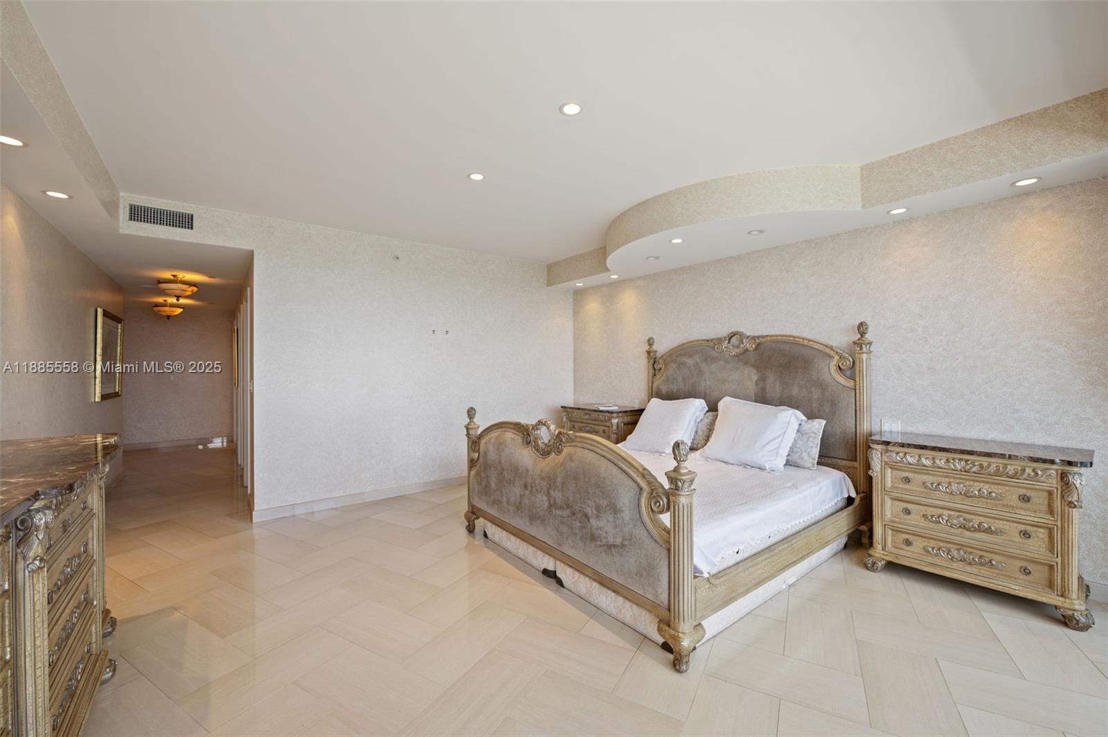 9601 Collins Ave # 1206