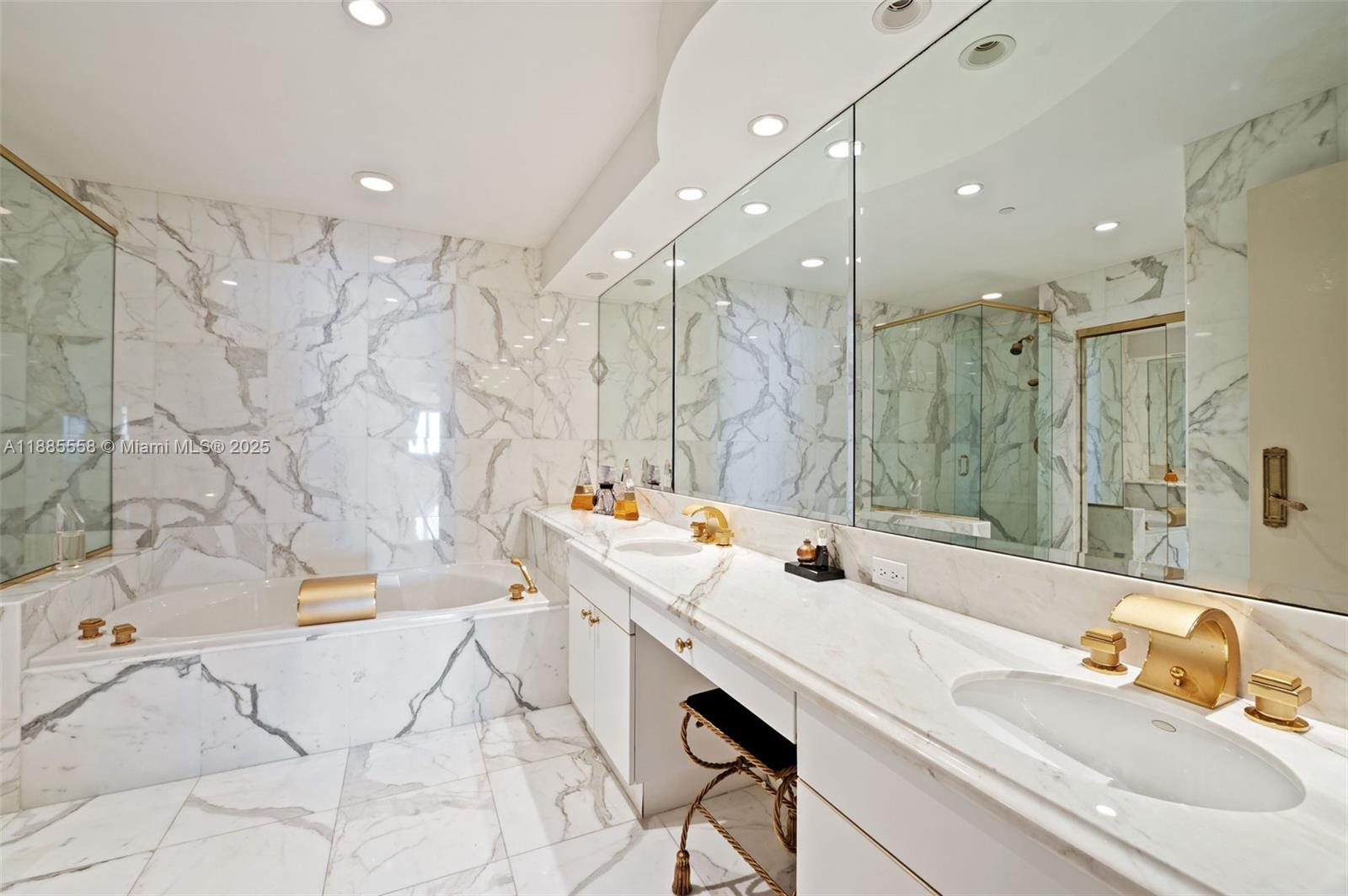 9601 Collins Ave # 1206